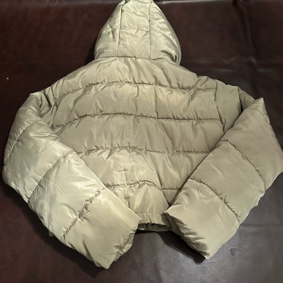 PacSun cropped puffer coat - Picture 2 of 9